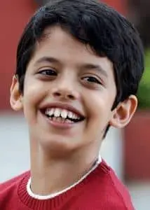 Darsheel Safary, Childhood